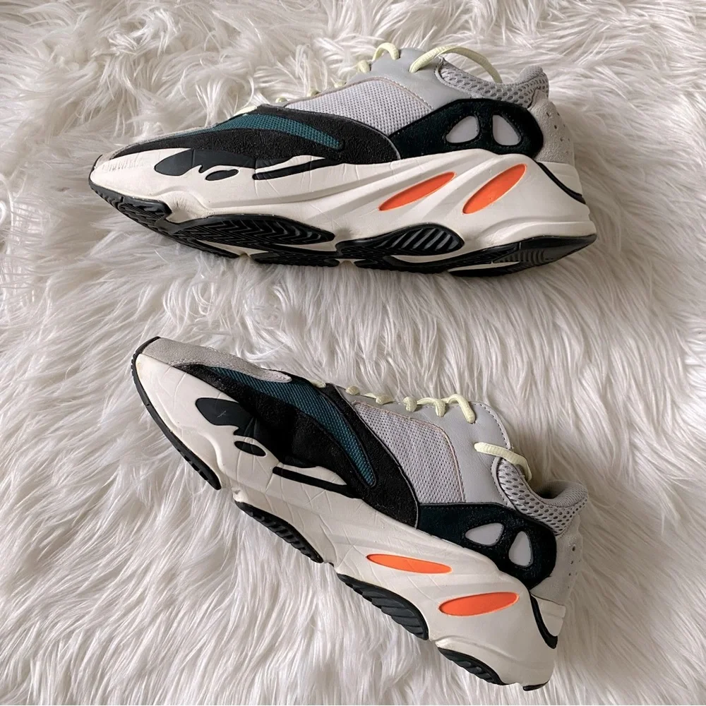 ADIDAS YEEZY Boost 700 Wave Runner (2017) - Picture 1 of 15